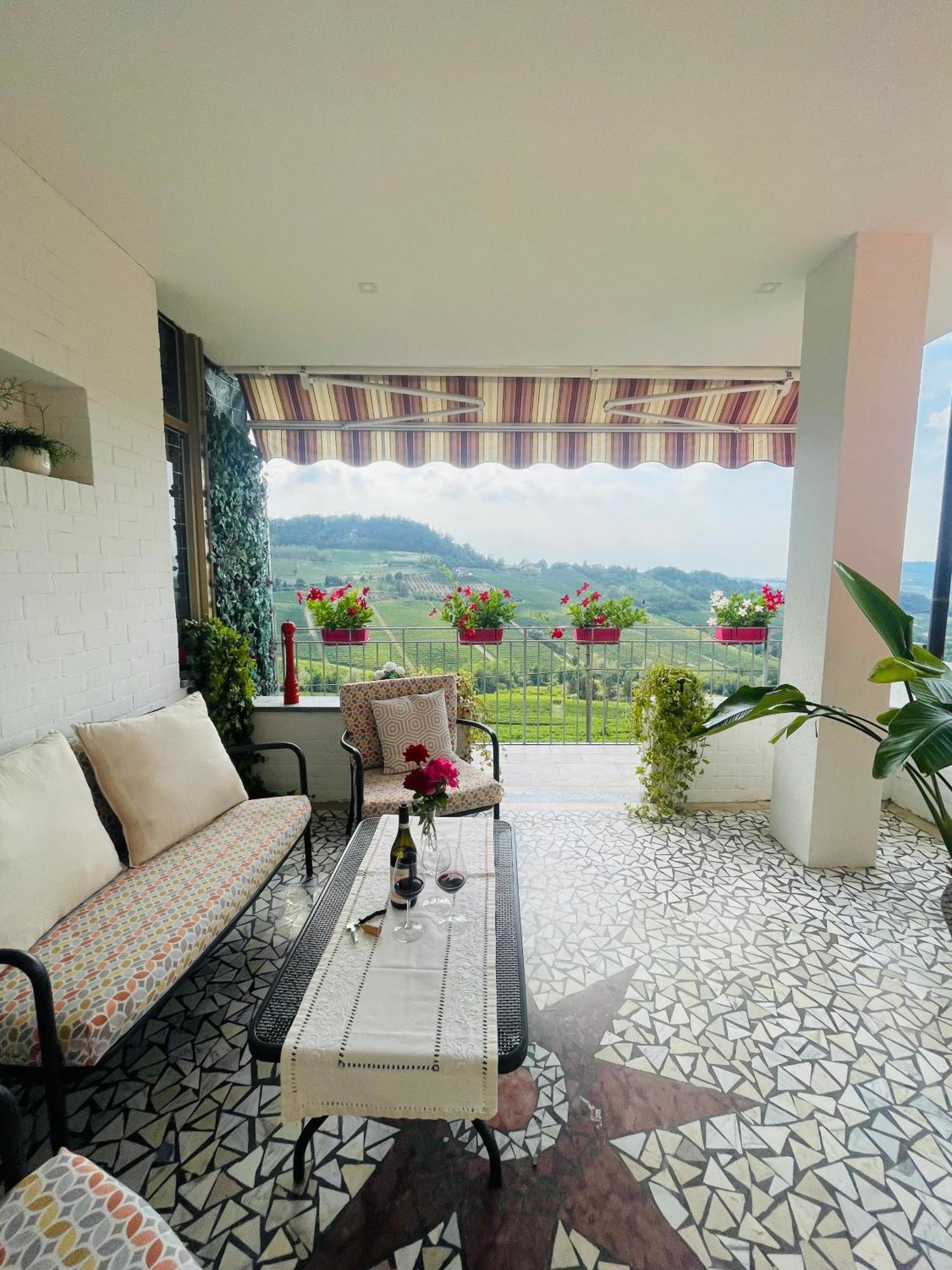 Ferienwohnung Casa Rafanelli Monforte dʼAlba Exterior foto